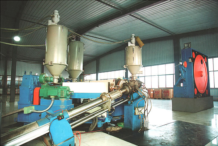 高壓交聯(lián)生產(chǎn)線